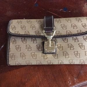Dooney and Bourke wallet